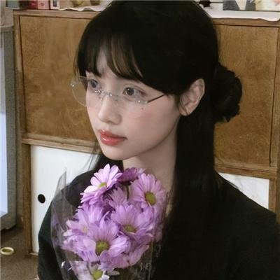 银色溜冰鞋